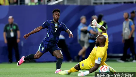内马尔梅开二，狗子28H5登录，度，巴西3-0领先